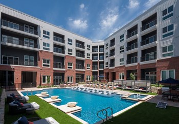 Sundeck Sundeck at Berkshire Pullman, Frisco, Texas - Photo Gallery 5
